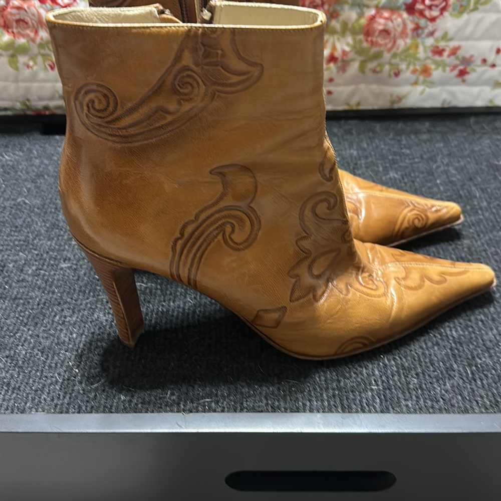 Vero Cuoio via spiga heel boots Italy